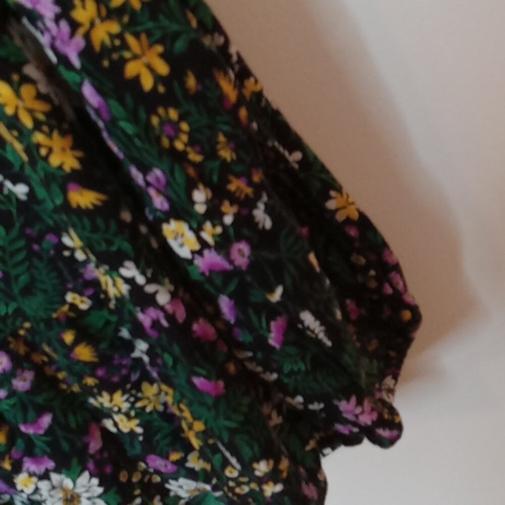 Old Navy women's floral size Medium long sleeve blouse. - Picture 4 of 8